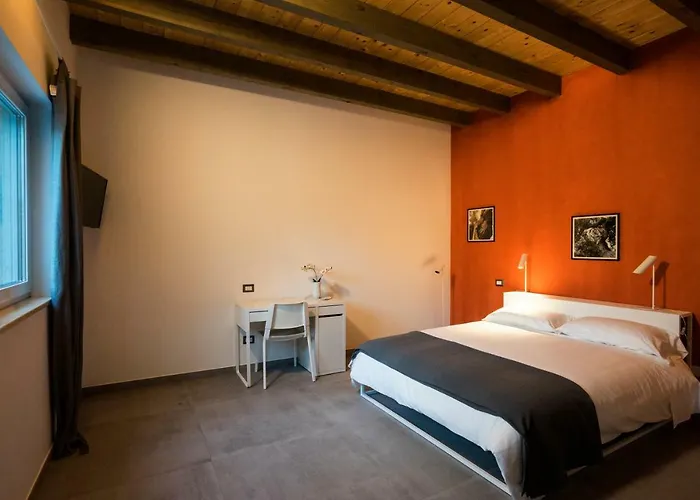 Гостевой дом La Casa Di Raffaele 3*